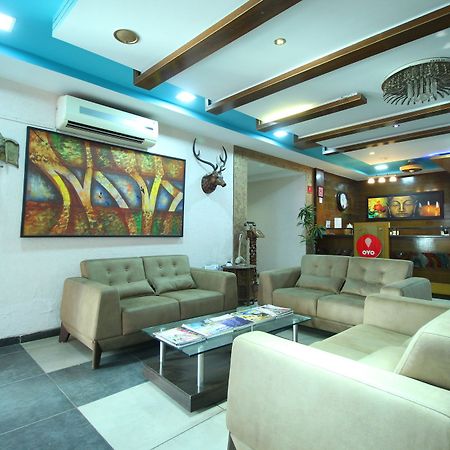 Oyo 4161 Hotel Shailly Inn أحمد أباد المظهر الخارجي الصورة
