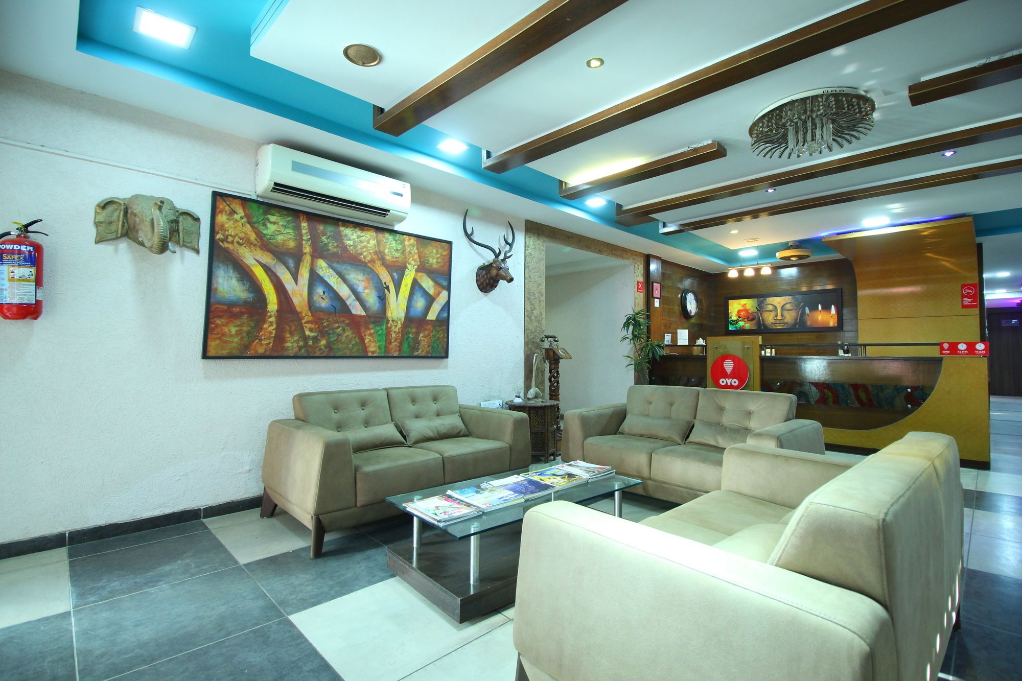 Oyo 4161 Hotel Shailly Inn أحمد أباد المظهر الخارجي الصورة