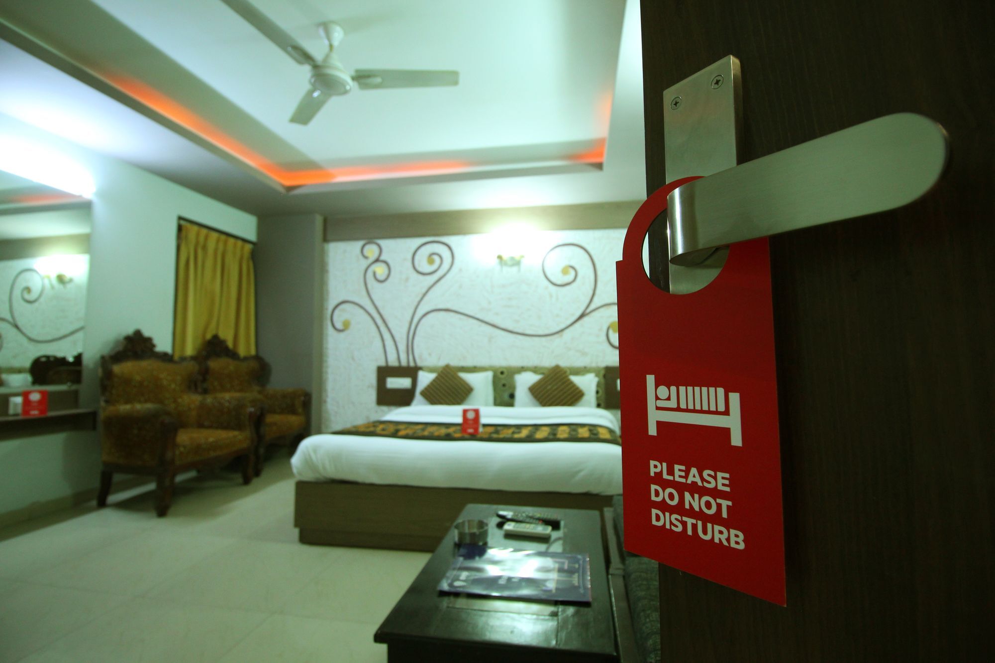 Oyo 4161 Hotel Shailly Inn أحمد أباد المظهر الخارجي الصورة