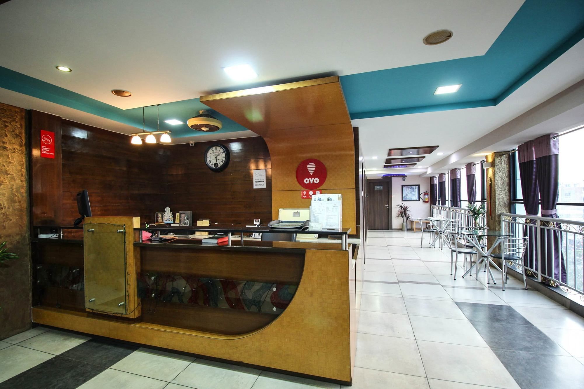 Oyo 4161 Hotel Shailly Inn أحمد أباد المظهر الخارجي الصورة