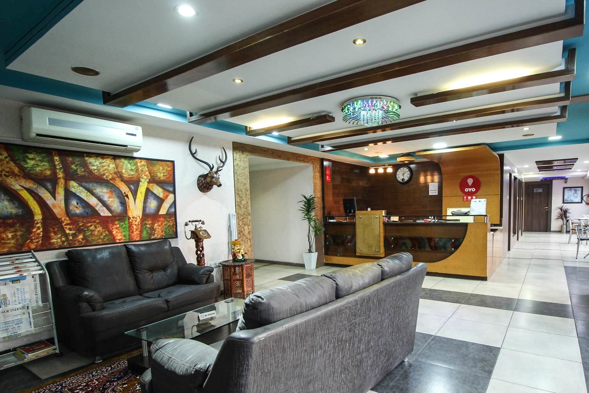 Oyo 4161 Hotel Shailly Inn أحمد أباد المظهر الخارجي الصورة
